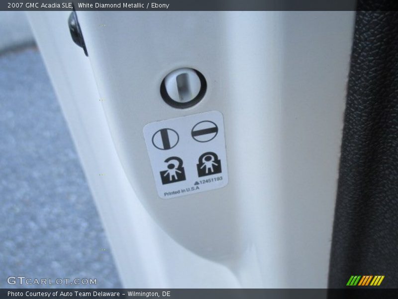 White Diamond Metallic / Ebony 2007 GMC Acadia SLE