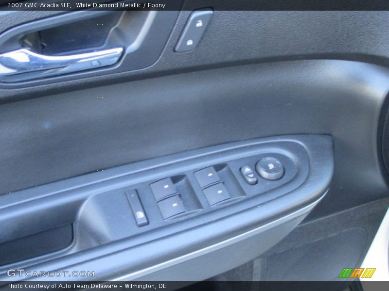 White Diamond Metallic / Ebony 2007 GMC Acadia SLE