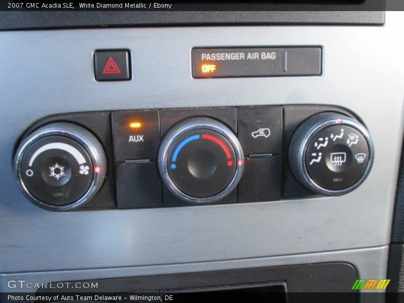 White Diamond Metallic / Ebony 2007 GMC Acadia SLE