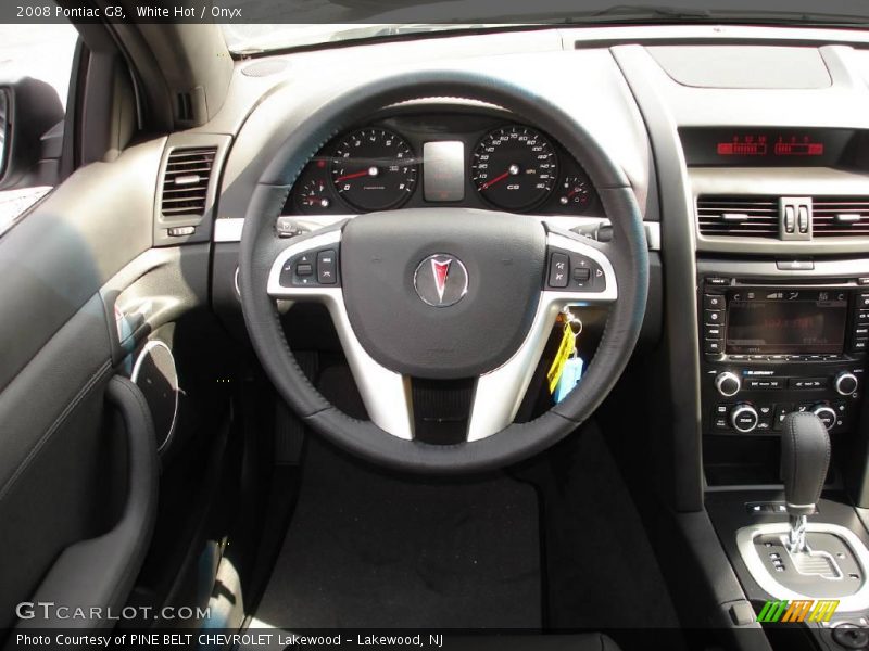 White Hot / Onyx 2008 Pontiac G8