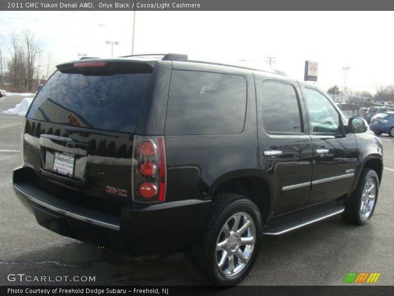 Onyx Black / Cocoa/Light Cashmere 2011 GMC Yukon Denali AWD