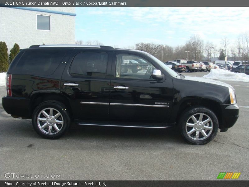Onyx Black / Cocoa/Light Cashmere 2011 GMC Yukon Denali AWD