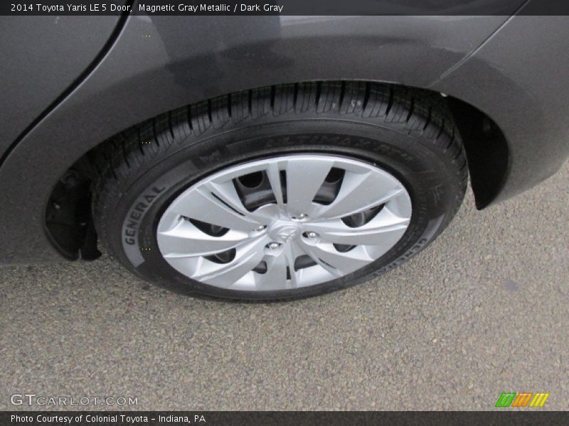 Magnetic Gray Metallic / Dark Gray 2014 Toyota Yaris LE 5 Door