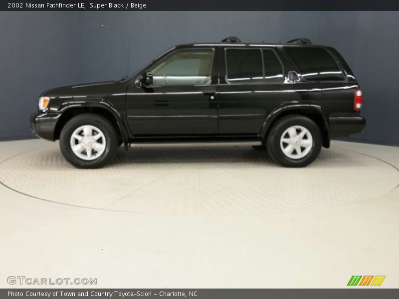 Super Black / Beige 2002 Nissan Pathfinder LE
