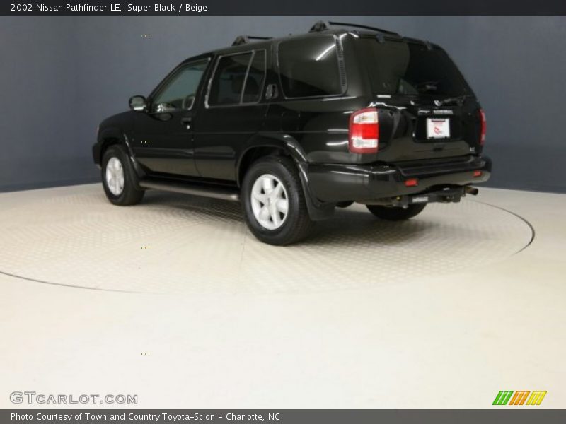 Super Black / Beige 2002 Nissan Pathfinder LE