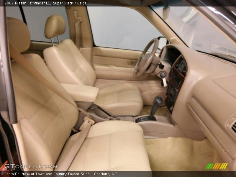Super Black / Beige 2002 Nissan Pathfinder LE