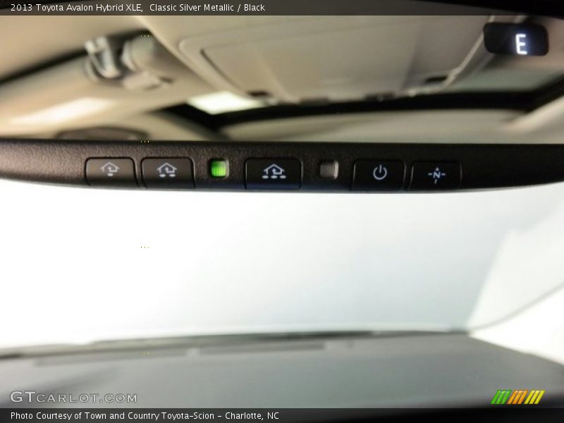 Classic Silver Metallic / Black 2013 Toyota Avalon Hybrid XLE