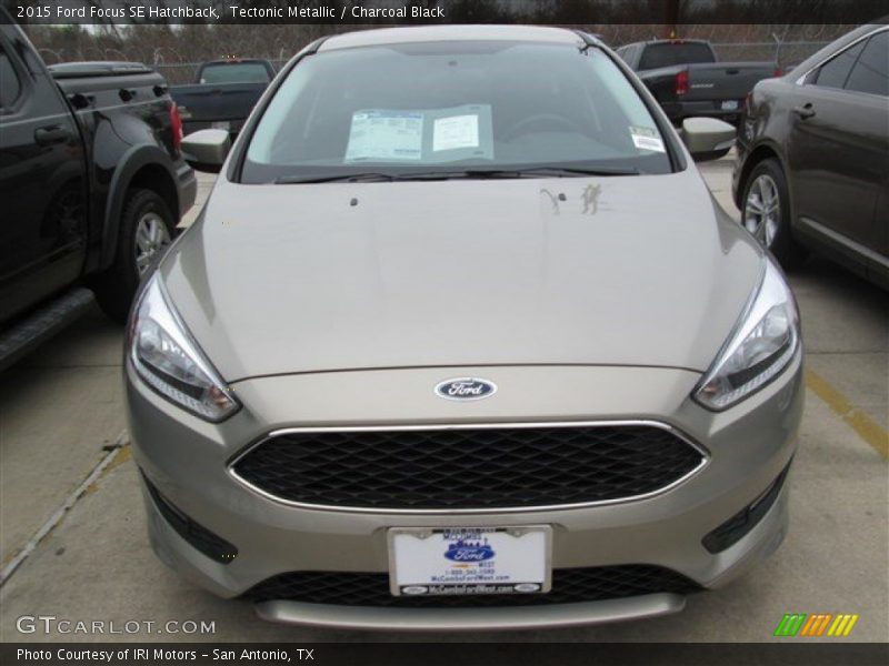 Tectonic Metallic / Charcoal Black 2015 Ford Focus SE Hatchback