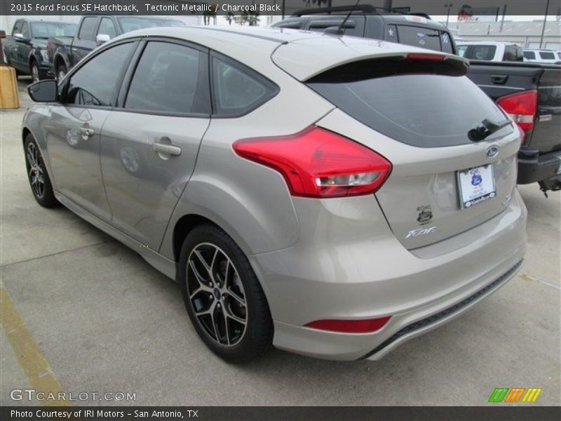 Tectonic Metallic / Charcoal Black 2015 Ford Focus SE Hatchback