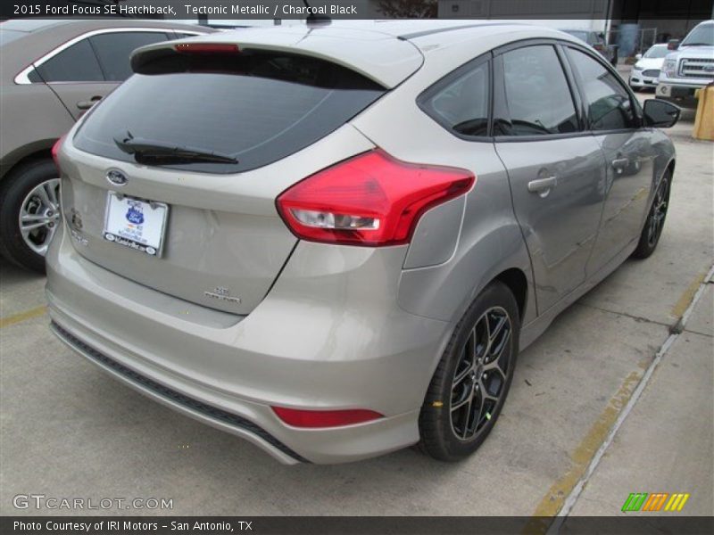Tectonic Metallic / Charcoal Black 2015 Ford Focus SE Hatchback