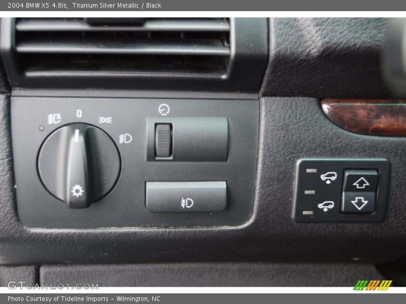 Titanium Silver Metallic / Black 2004 BMW X5 4.8is