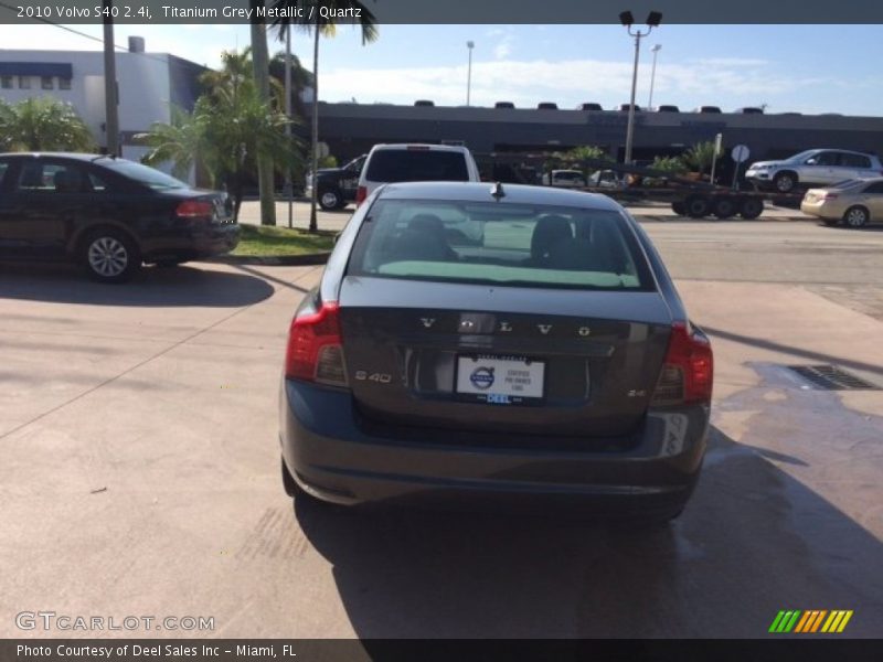 Titanium Grey Metallic / Quartz 2010 Volvo S40 2.4i