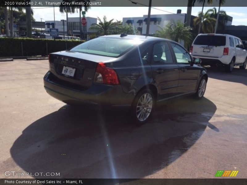 Titanium Grey Metallic / Quartz 2010 Volvo S40 2.4i