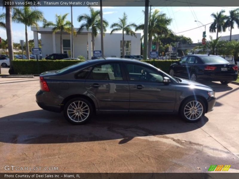 Titanium Grey Metallic / Quartz 2010 Volvo S40 2.4i