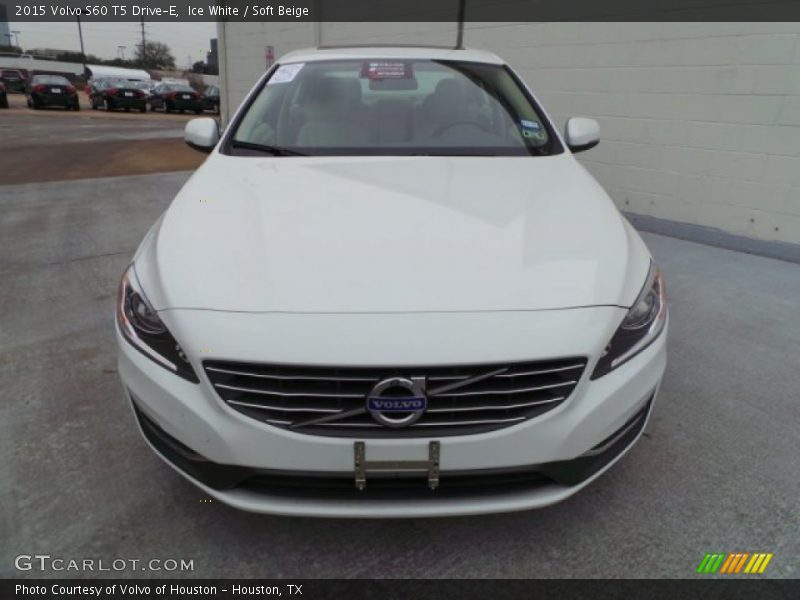 Ice White / Soft Beige 2015 Volvo S60 T5 Drive-E