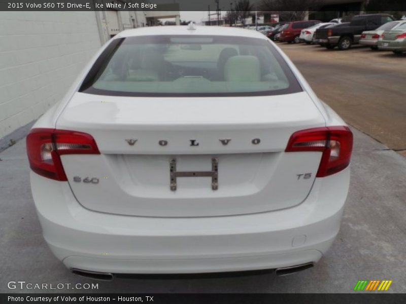 Ice White / Soft Beige 2015 Volvo S60 T5 Drive-E