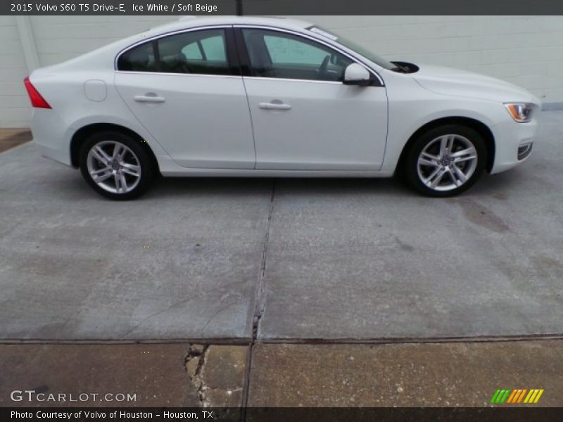 Ice White / Soft Beige 2015 Volvo S60 T5 Drive-E