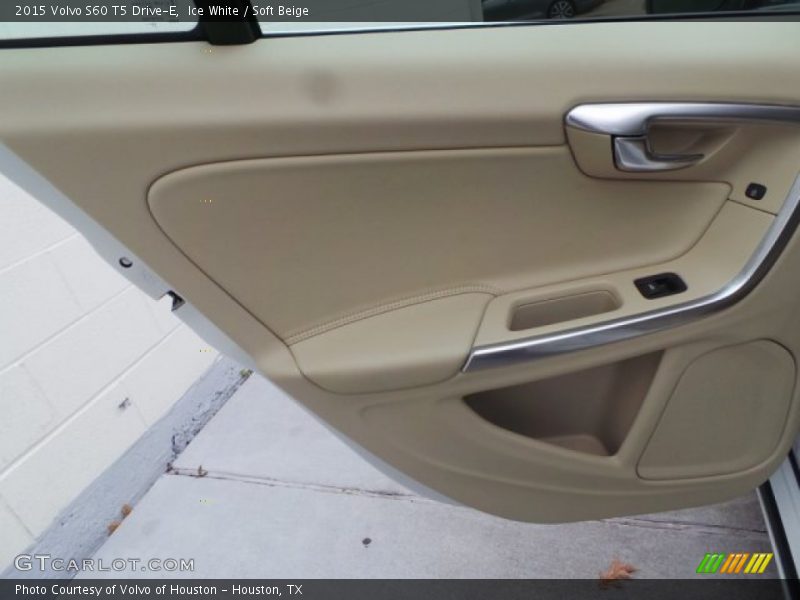 Ice White / Soft Beige 2015 Volvo S60 T5 Drive-E