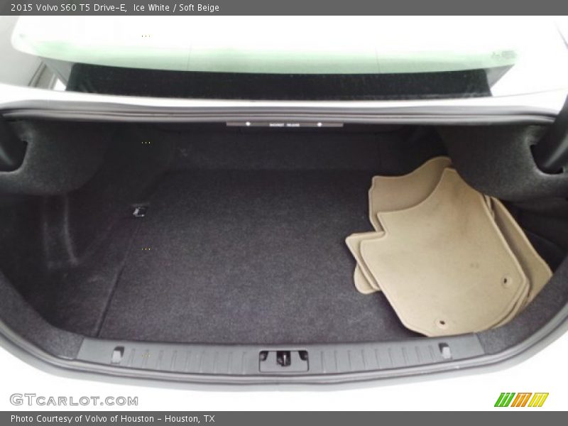 Ice White / Soft Beige 2015 Volvo S60 T5 Drive-E