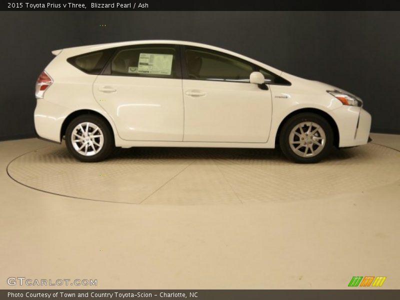 Blizzard Pearl / Ash 2015 Toyota Prius v Three