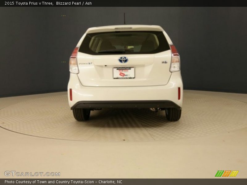 Blizzard Pearl / Ash 2015 Toyota Prius v Three