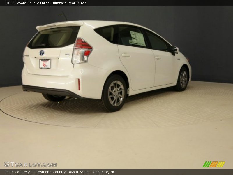 Blizzard Pearl / Ash 2015 Toyota Prius v Three