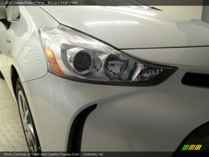Blizzard Pearl / Ash 2015 Toyota Prius v Three