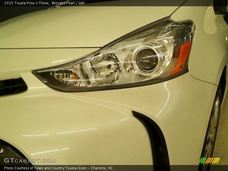 Blizzard Pearl / Ash 2015 Toyota Prius v Three