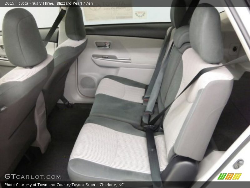 Blizzard Pearl / Ash 2015 Toyota Prius v Three