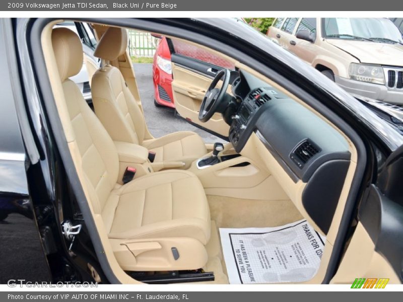 Black Uni / Pure Beige 2009 Volkswagen Jetta TDI Sedan