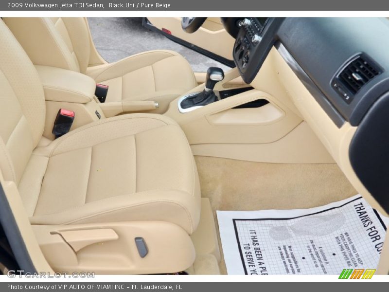 Black Uni / Pure Beige 2009 Volkswagen Jetta TDI Sedan
