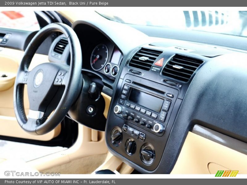 Black Uni / Pure Beige 2009 Volkswagen Jetta TDI Sedan