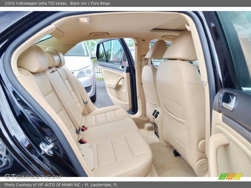 Black Uni / Pure Beige 2009 Volkswagen Jetta TDI Sedan