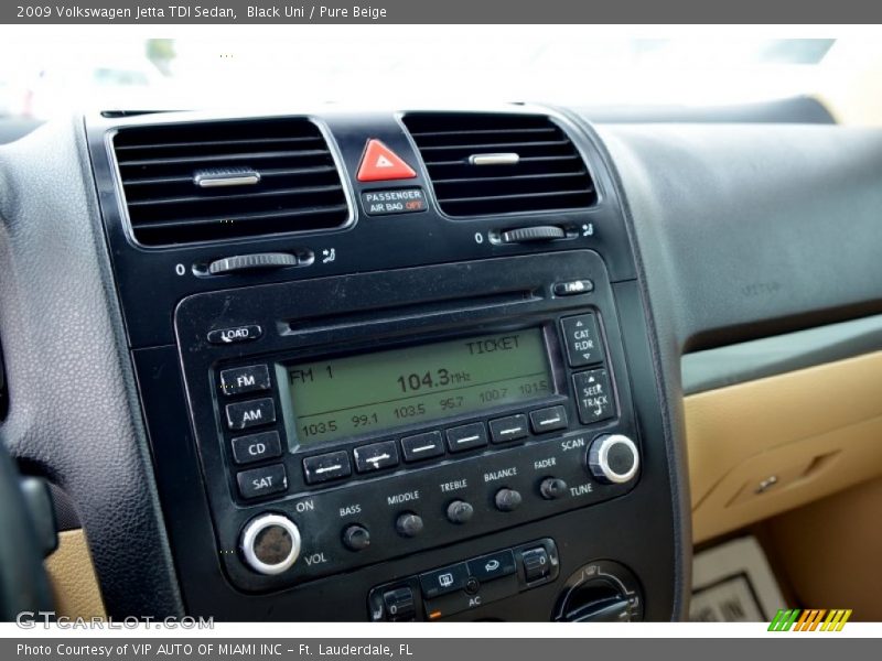 Black Uni / Pure Beige 2009 Volkswagen Jetta TDI Sedan