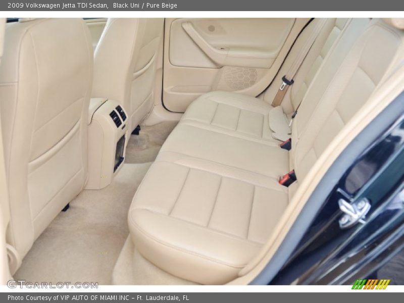 Black Uni / Pure Beige 2009 Volkswagen Jetta TDI Sedan