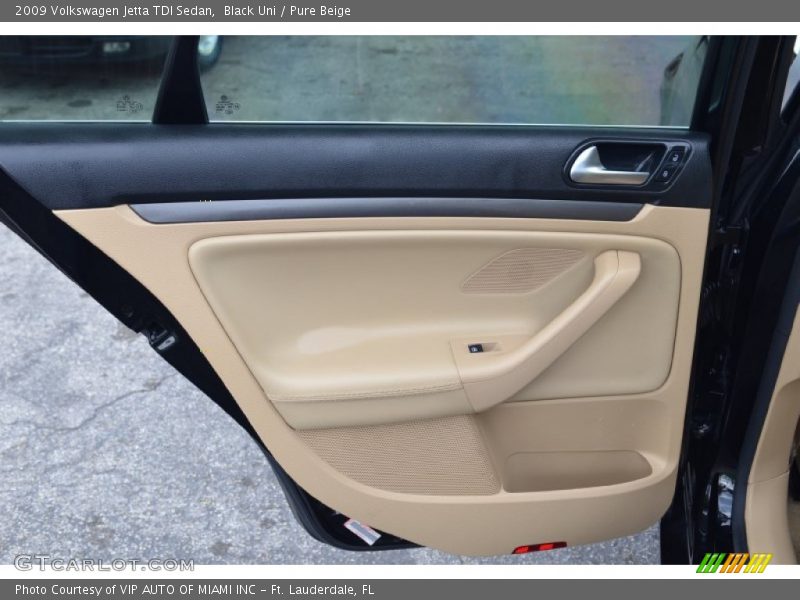 Black Uni / Pure Beige 2009 Volkswagen Jetta TDI Sedan