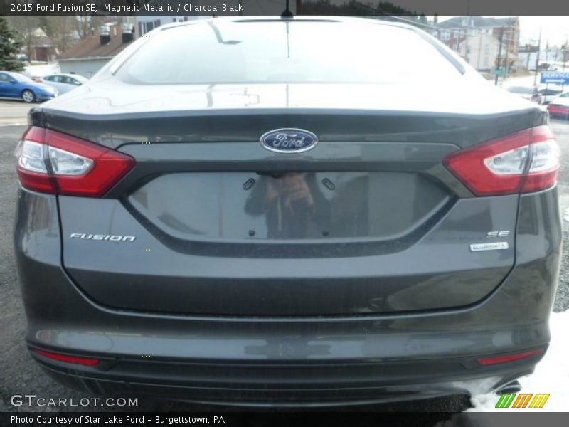 Magnetic Metallic / Charcoal Black 2015 Ford Fusion SE