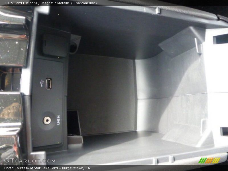 Magnetic Metallic / Charcoal Black 2015 Ford Fusion SE