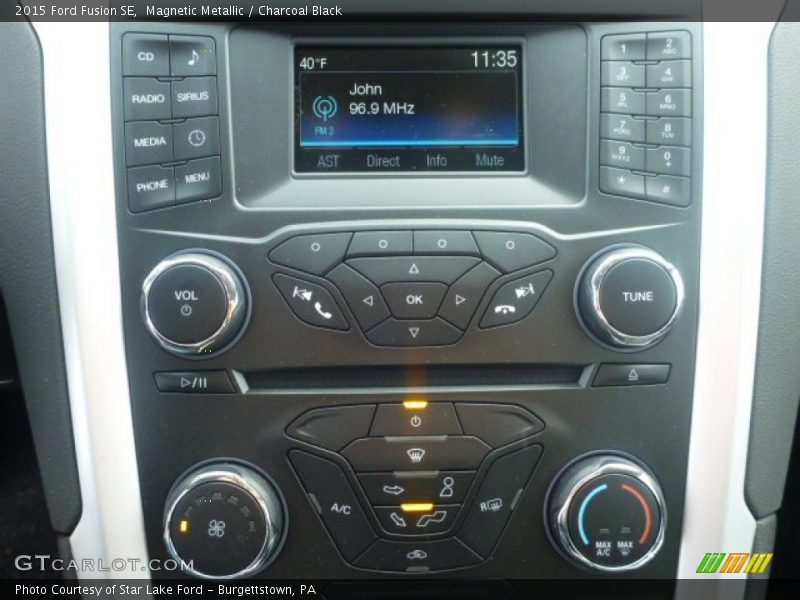 Magnetic Metallic / Charcoal Black 2015 Ford Fusion SE