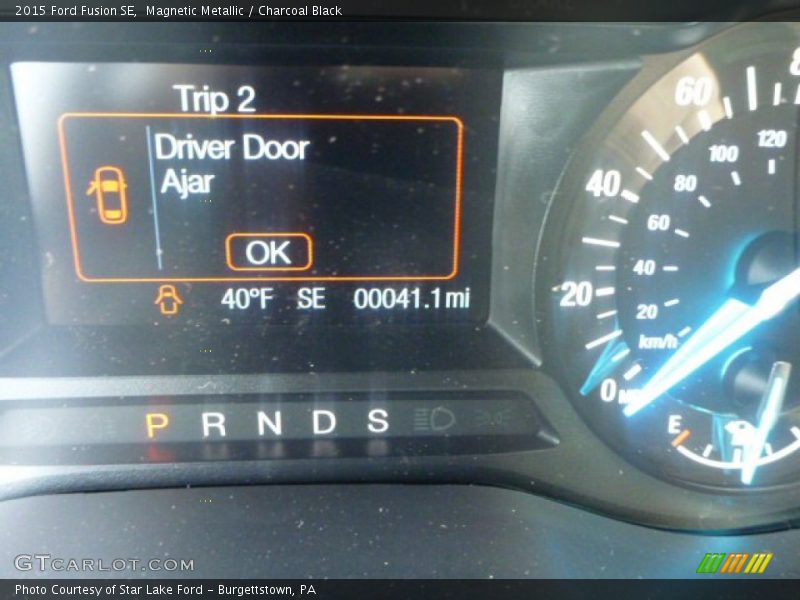 Magnetic Metallic / Charcoal Black 2015 Ford Fusion SE