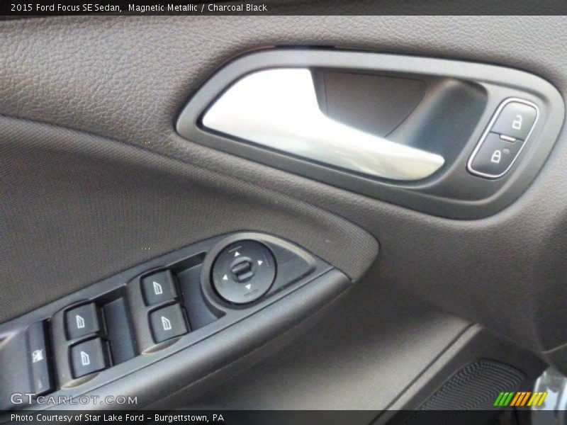 Magnetic Metallic / Charcoal Black 2015 Ford Focus SE Sedan