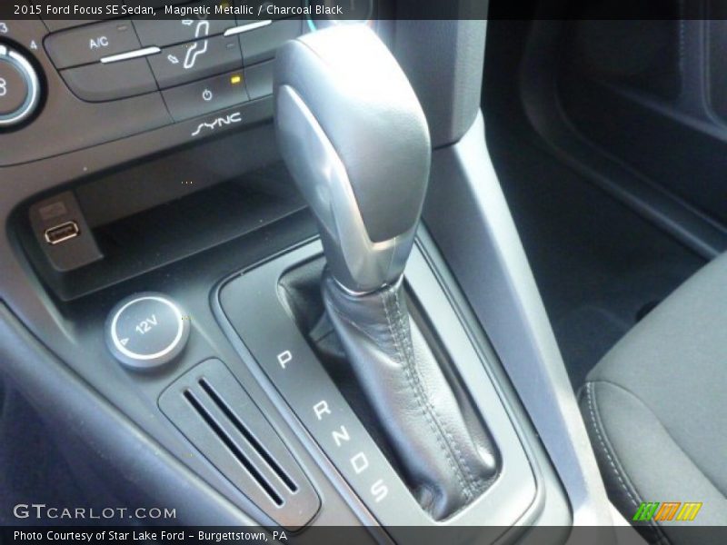 Magnetic Metallic / Charcoal Black 2015 Ford Focus SE Sedan