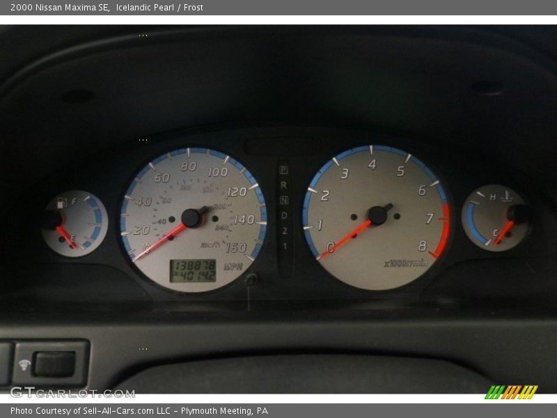 Icelandic Pearl / Frost 2000 Nissan Maxima SE