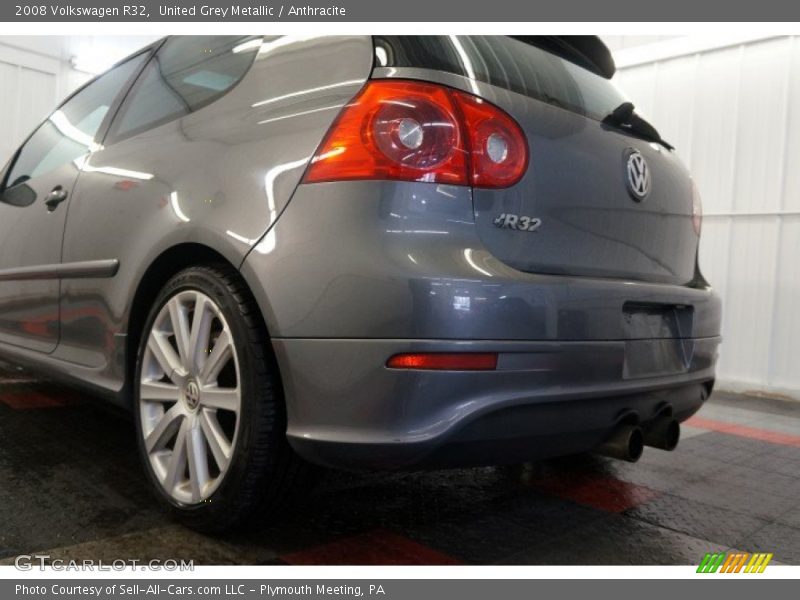 United Grey Metallic / Anthracite 2008 Volkswagen R32