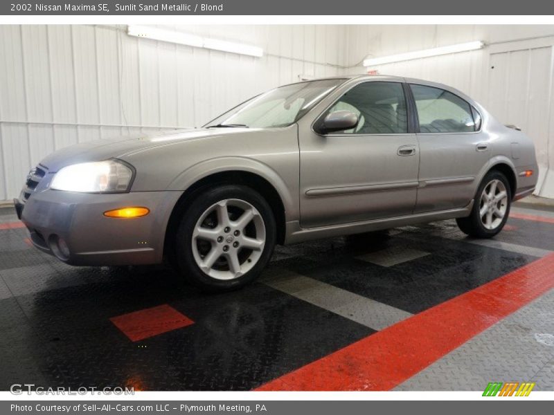 Sunlit Sand Metallic / Blond 2002 Nissan Maxima SE