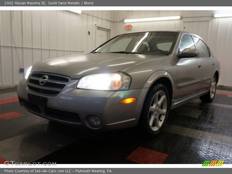 Sunlit Sand Metallic / Blond 2002 Nissan Maxima SE