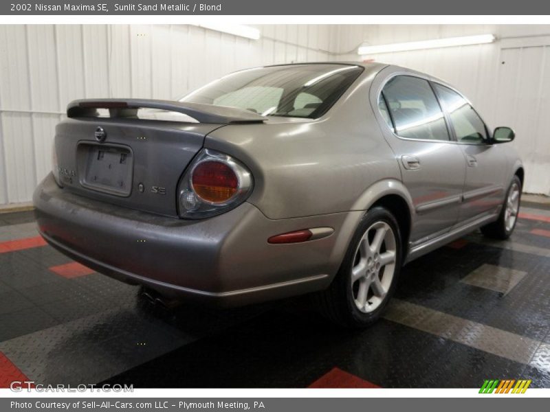Sunlit Sand Metallic / Blond 2002 Nissan Maxima SE