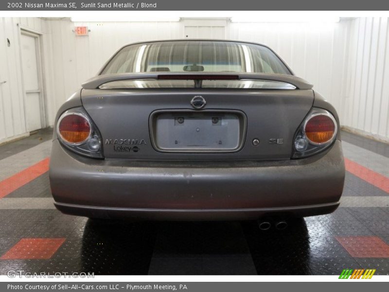 Sunlit Sand Metallic / Blond 2002 Nissan Maxima SE