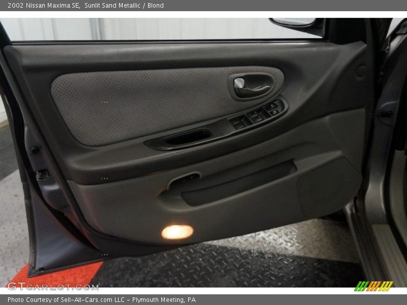 Sunlit Sand Metallic / Blond 2002 Nissan Maxima SE