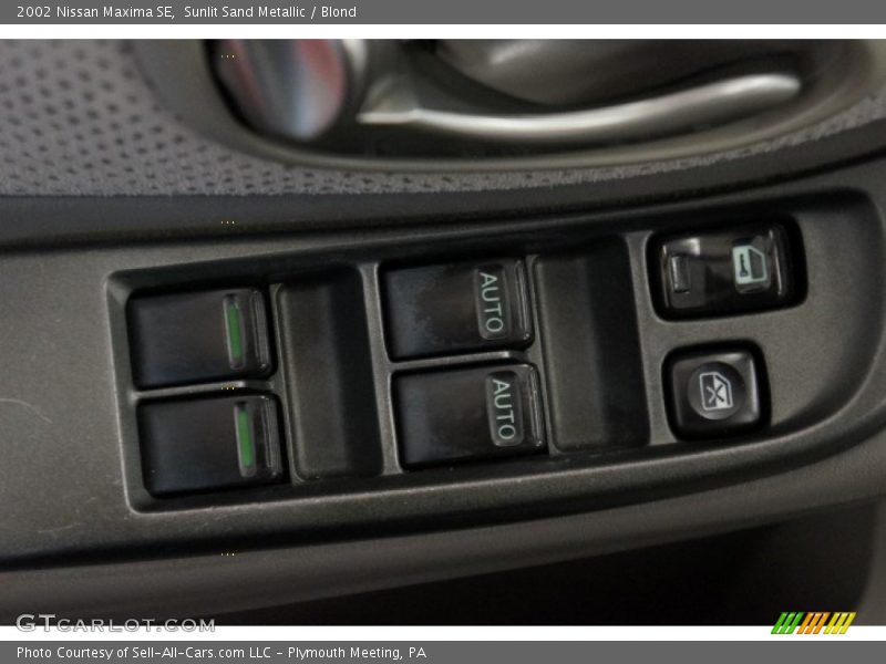 Sunlit Sand Metallic / Blond 2002 Nissan Maxima SE